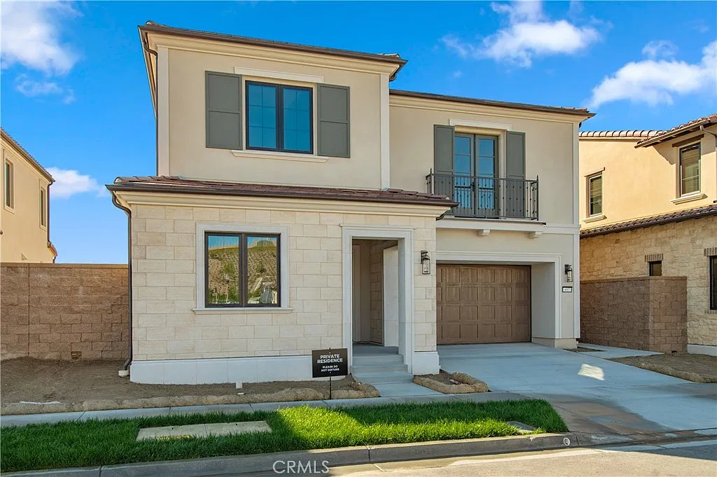 4 bed, 4.5 bath, 3084 sqft, $10,000 — Photo 2