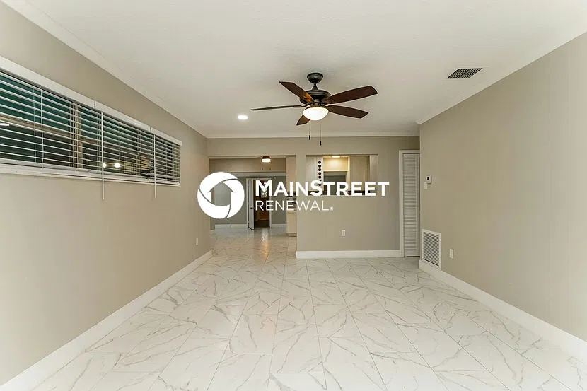 6127 W Amelia St — Photo 2
