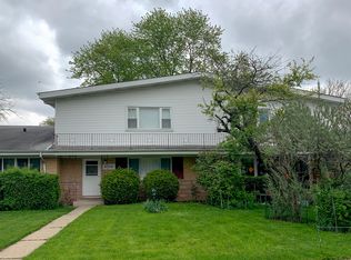 8705 N Shermer Rd, Niles, IL 60714
