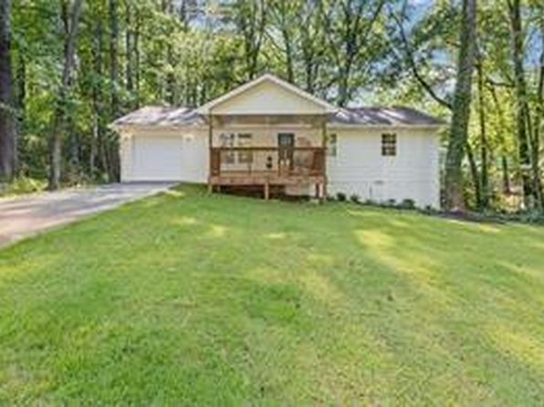 2856 Bay Leaf Dr SE