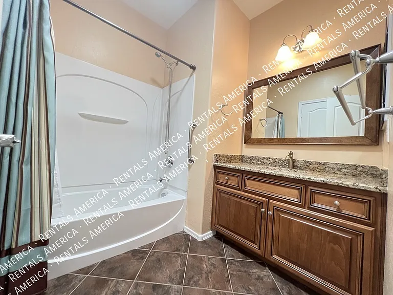 1536 E Fontana Dr — Photo 28