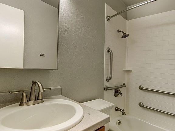 5th image of 4480 Laguna Pl