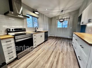 2910 Glenmore Rd N, Kelowna, BC V1V2B6
