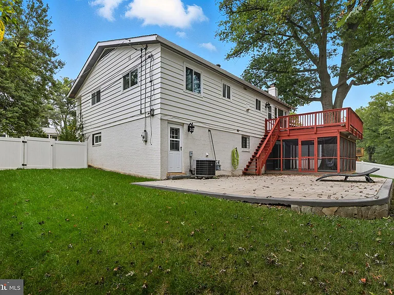 5023 King Richard Dr — Photo 29