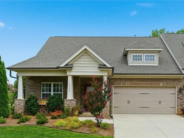 1009 Beechcrest Dr, Kernersville, NC 27284