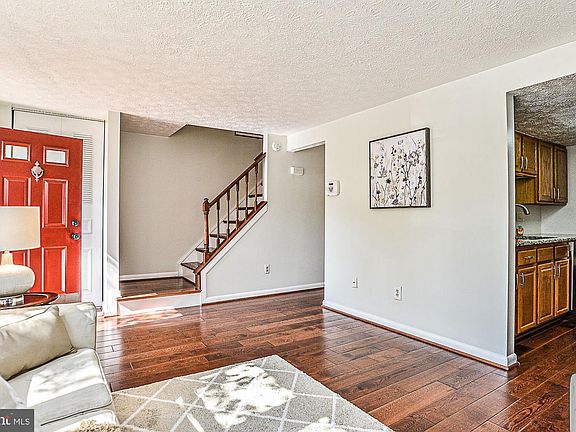 3rd image of 3615 Woodhaven Ct