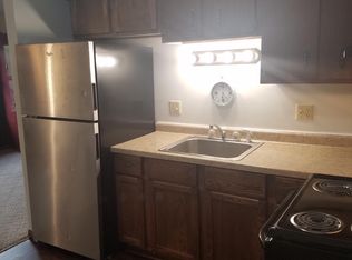 500 Center St APT 8, Manawa, WI 54949