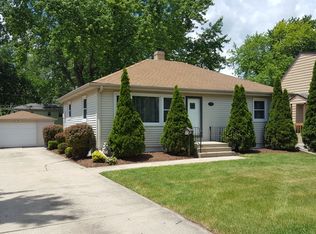 224 N Marion Ave, Bartlett, IL 60103