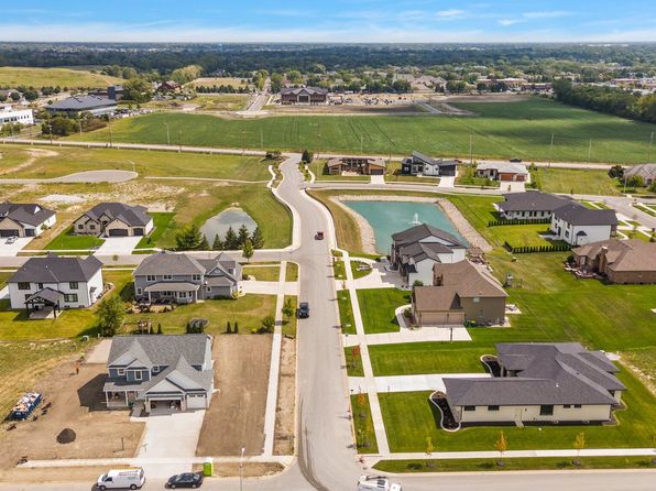 444 Donna Dr, Munster, IN 46321
