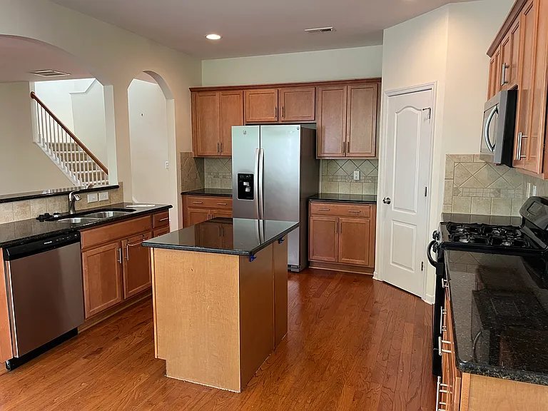 721 Sweet Laurel Ln — Photo 8