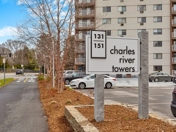 141 Coolidge Ave #215, Watertown, MA 02472