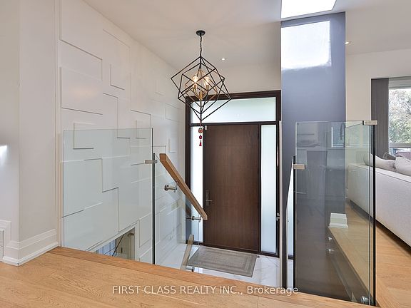 2nd image of 27 Delair Cres