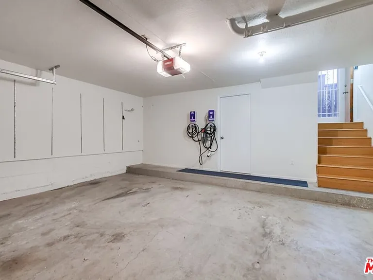 1077 W Kensington Rd #3 — Photo 58
