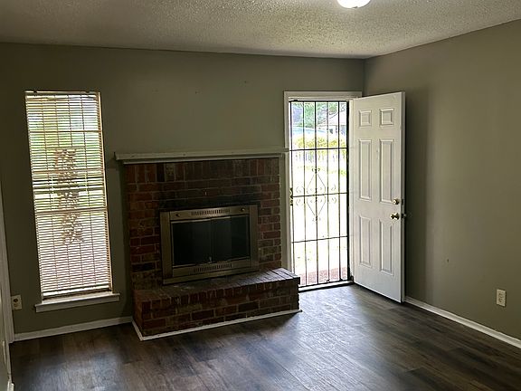2nd image of 6113 Jennifer Ln