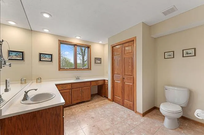 5498 Maple Ridge Ct — Photo 27