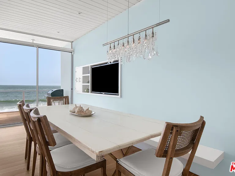 24554 Malibu Rd — Photo 9