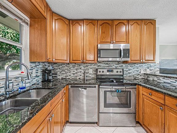 2nd image of 1242 Wyndcliff Dr