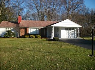 229 Maple Dr, Hermitage, PA