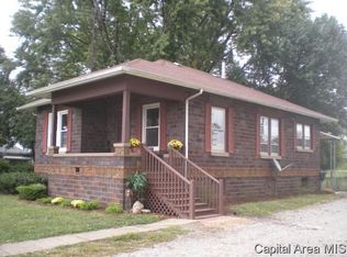 626 N 3rd St, Girard, IL 62640