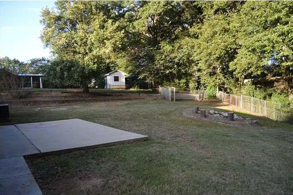 4 bed, 2018 sqft, $1,650 — Photo 2
