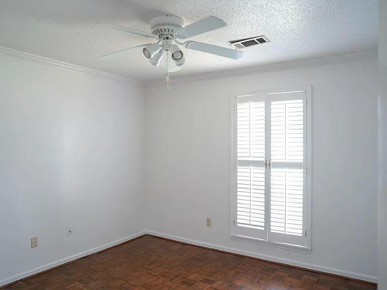 1311 Royal Oaks Ct — Photo 9
