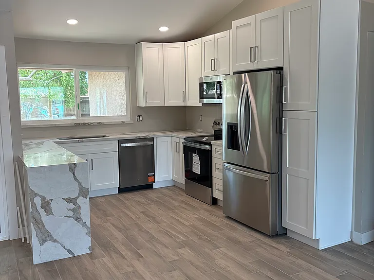 1851 W Manor St — Photo 1
