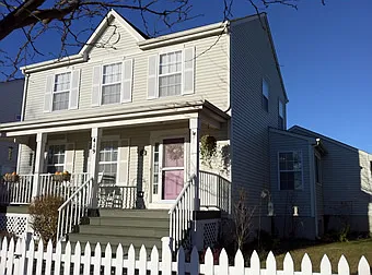 419 Reagan Dr — Photo 2