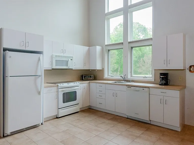 3 Nonquitt Ave — Photo 11