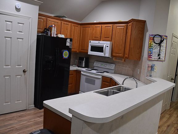 4th image of 119 Settlers Ct
