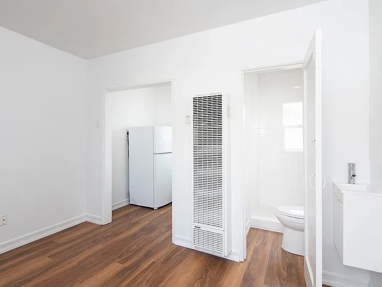 1414 Roosevelt Ave — Photo 12