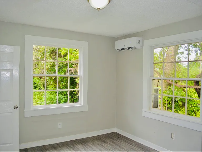 1501 Nashby St — Photo 7