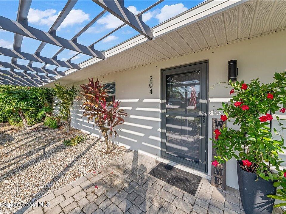 1st image of 204 E Coral Way