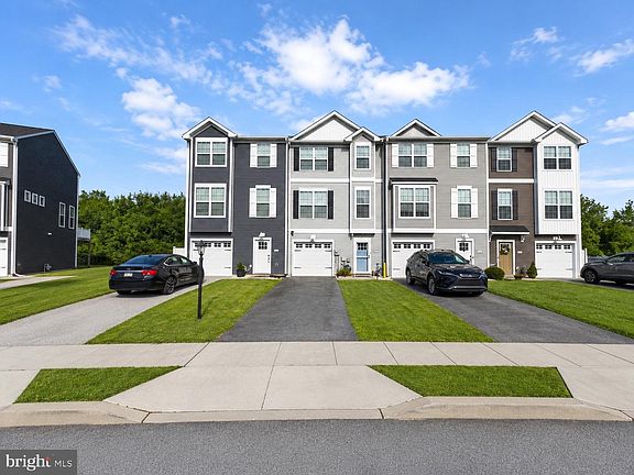2nd image of 521 Charles Ave