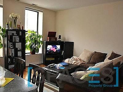 3rd image of 1459 N Milwaukee Ave APT 2