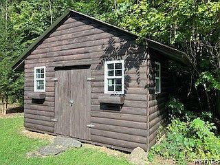 5th image of 8742 Clark Rd