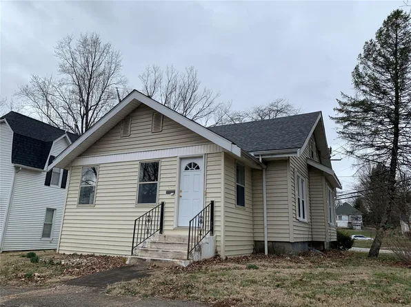 625 N Locust St, Greenville, IL 62246