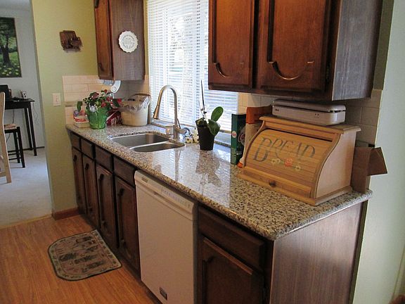 Kitchen/granite counter 
