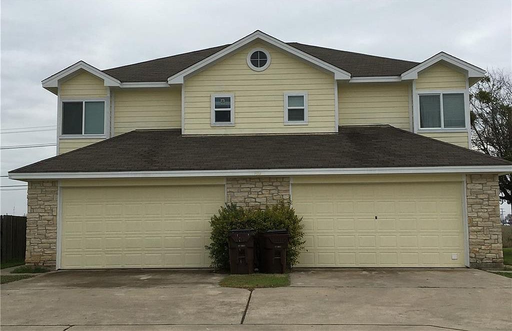 1512 S Medina St APT A, Lockhart, TX 78644 Zillow
