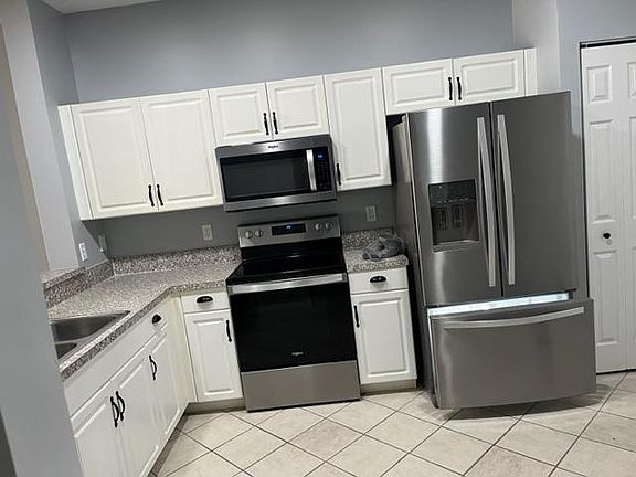 5th image of 3624 Pine Oak Cir APT 107