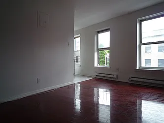 Rented by Urban Ambiance