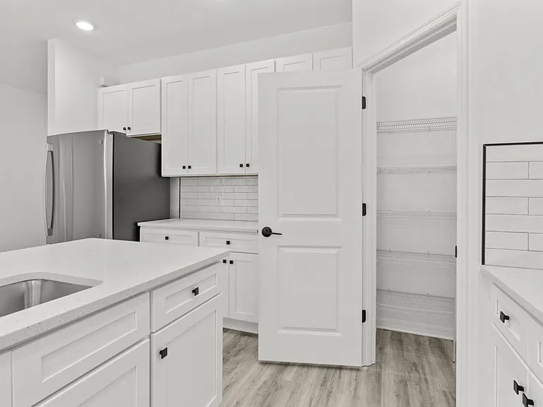 548 Knapp St — Photo 20