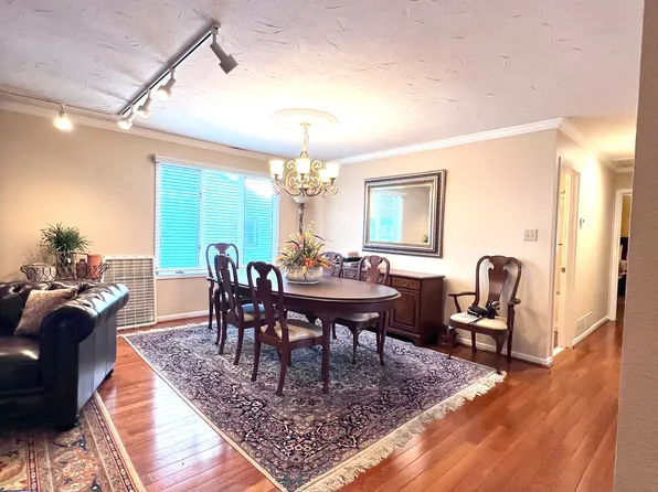 430 Canterbury Ct, Ventnor, NJ 08406