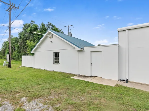 210 & 212 S Tammye Ln, Madisonville, TX 77864
