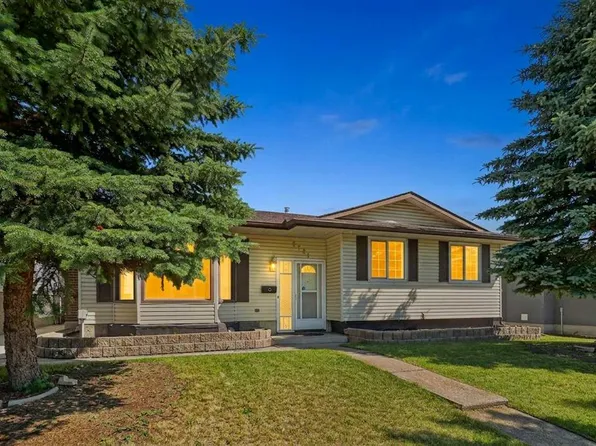 6724 S 22nd Ave NE, Calgary, AB T1Y 1P4