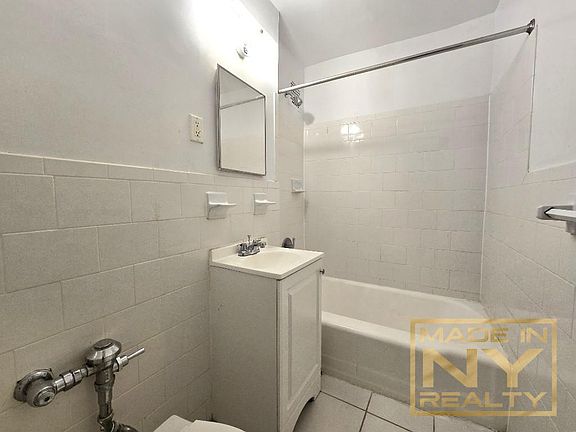 5th image of 1625 Rockaway Pkwy #5B
