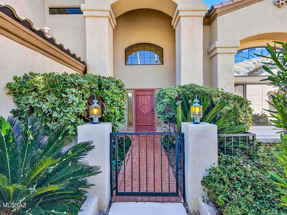 1st image of 10881 N Canada Hills Ct