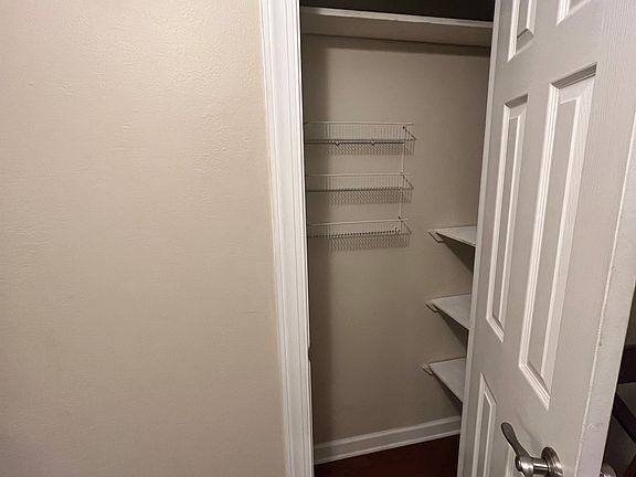 3rd image of 816 Nashville Ave APT O