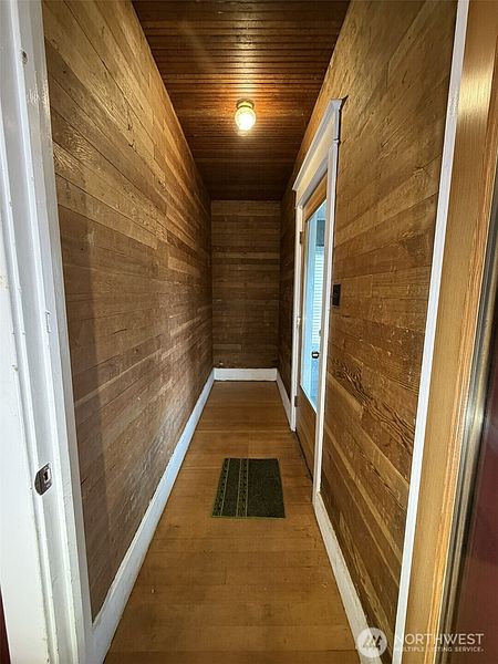 5th image of 918 W Cushing Street