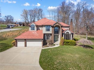 2036 Revere Dr, Connellsville, PA 15425