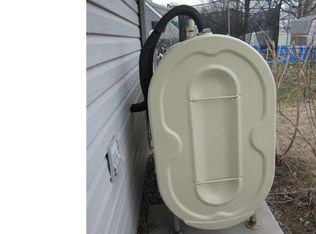 42 Macintosh Rd, Levittown, PA 19056